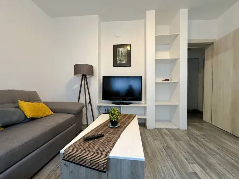 Rent, one bedroom apartment, 37m², Centar, Budva - image 10