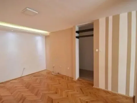 Sale, one bedroom apartment, 58m², Blok 6, Podgorica - image 4