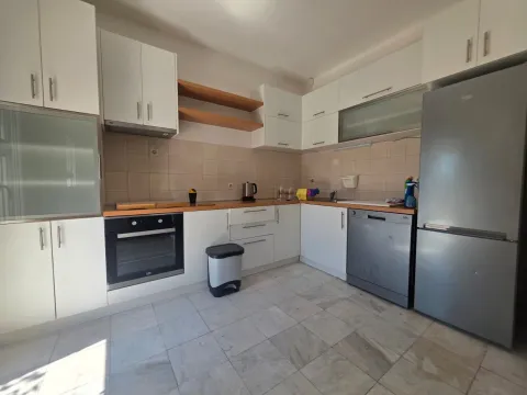 Izdavanje, trosoban stan, 130m², Preko Morače, Podgorica - image 7