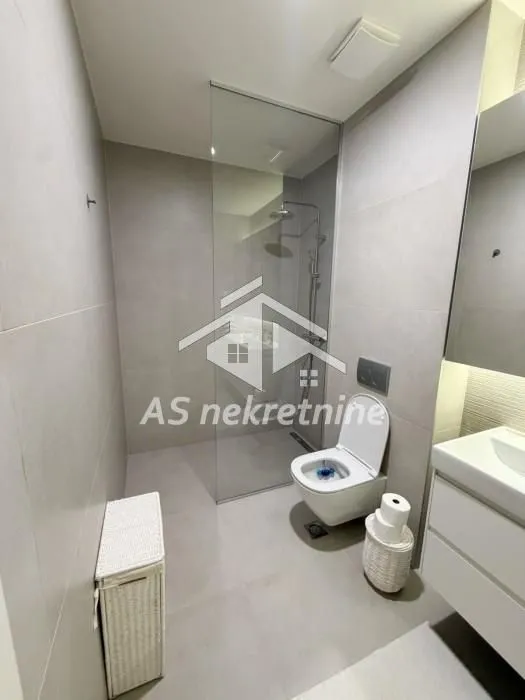 Izdavanje, trosoban stan, 78m², Novi Beograd Blok 64, Novi Beograd Sve Podlokacije