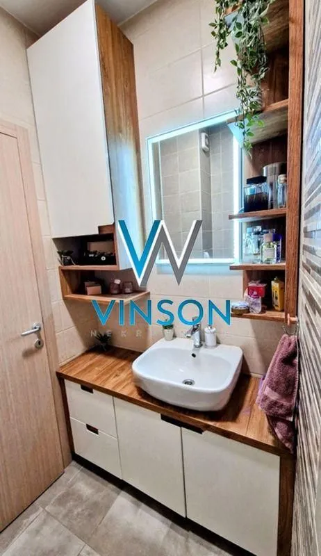 Izdavanje, trosoban stan, 62m², Salajka, Novi Sad Sve Podlokacije