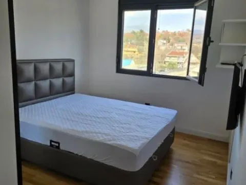 Izdavanje, trosoban stan, 130m², Dalmatinska ulica, Podgorica - image 2