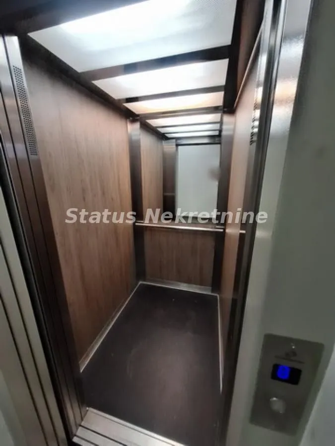 Prodaja, jednosoban stan, 45m², Centar, Inđija