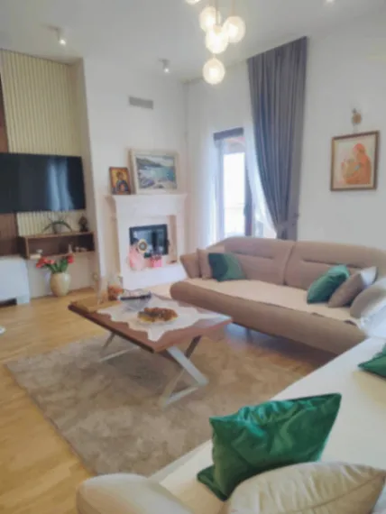 Izdavanje, kuća, 300m², Lapčići, Budva