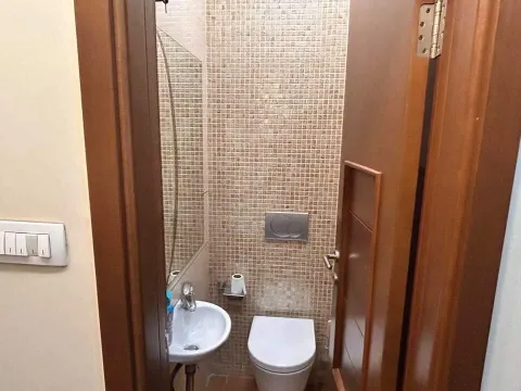 Izdavanje, dvosoban stan, 90m², Stari Aerodrom, Podgorica - image 10