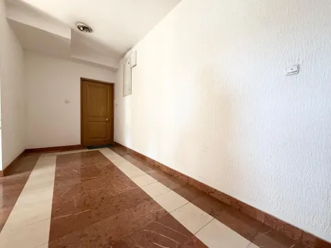 Prodaja, dvosoban stan, 84m², Autobuska stanica, Podgorica - image 14