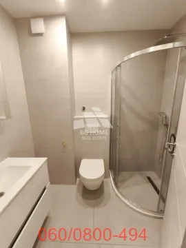 Moderno opremljeno kupatilo sa tuš kabinom. - image 7