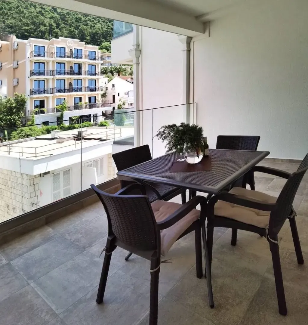 Rent, one bedroom apartment, 50m², Podkošljun, Budva