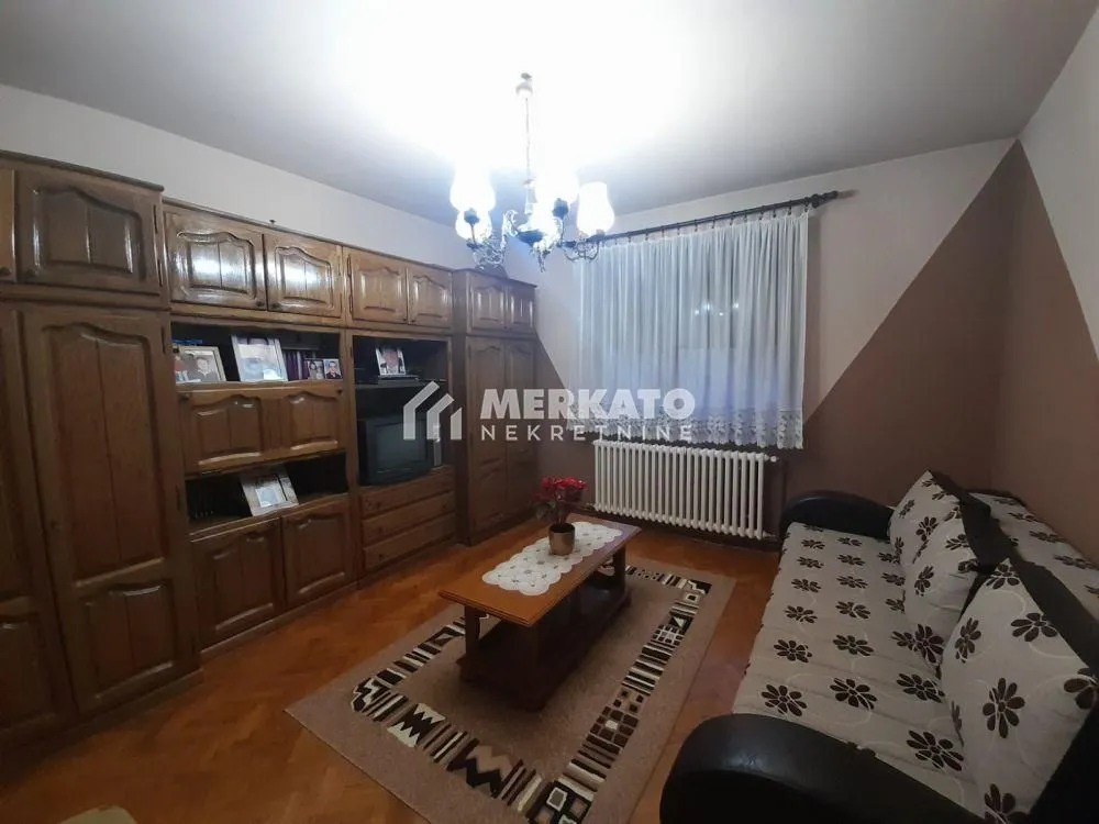 Prodaja, kuća, 369m², Centar, Zrenjanin