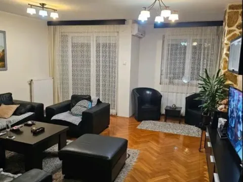 Izdavanje, četvorosoban stan, 105m², Rotkvarija, Novi Sad Sve Podlokacije - image 2