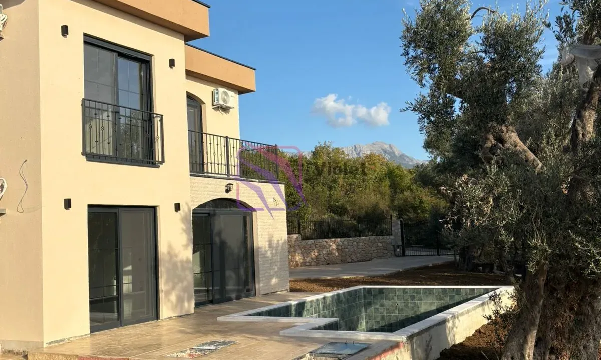 Sale, house, 225m², Šušanj, Bar