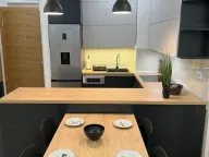 Izdavanje, trosoban stan, 70m², Novi Beograd Blok 65, Novi Beograd Sve Podlokacije - image 3