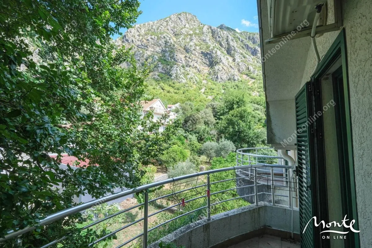 Prodaja, trosoban stan, 130m², Risan, Kotor