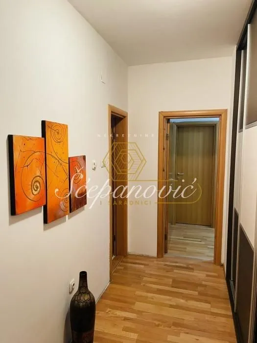 Prodaja, četvorosoban stan, 134m², Bulevar Oslobodjenja, Novi Sad Sve Podlokacije