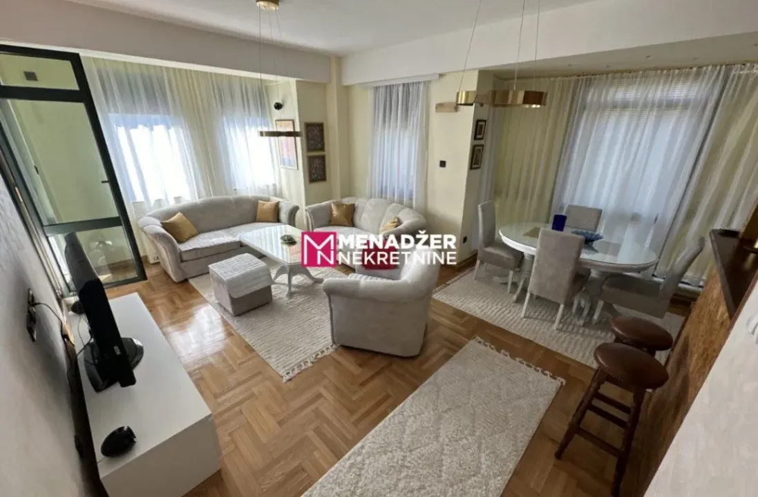 Izdavanje, dvosoban stan, 76m², Centar, Podgorica