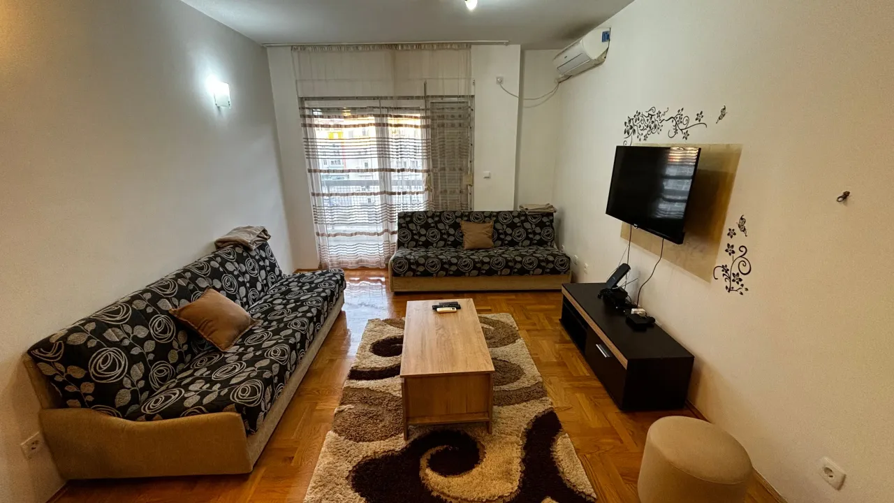 Izdavanje, jednosoban stan, 44m², Stari Aerodrom, Podgorica