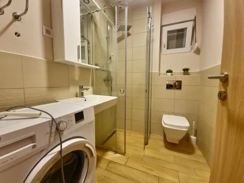 Rent, one bedroom apartment, 49m², Budva, Crna Gora - image 11