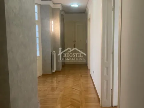 Izdavanje, četvorosoban stan, 135m², Skadarlija, Beograd - image 3