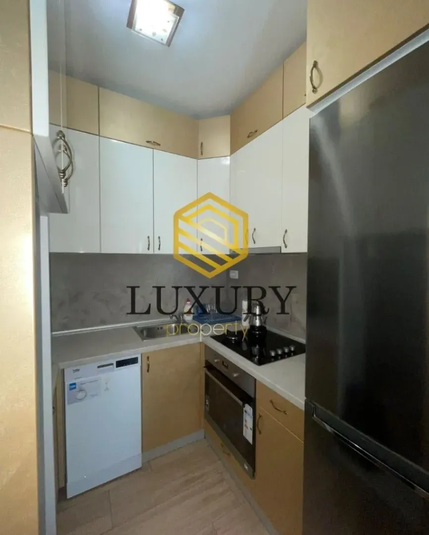 Izdavanje, dvosoban stan, 70m², Pobrežje, Podgorica