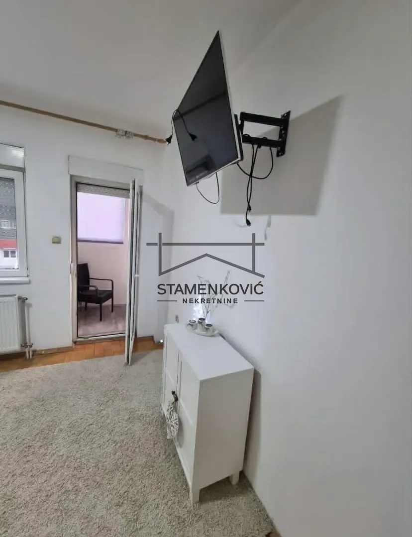 Izdavanje, dvosoban stan, 40m², Podbara, Novi Sad Sve Podlokacije
