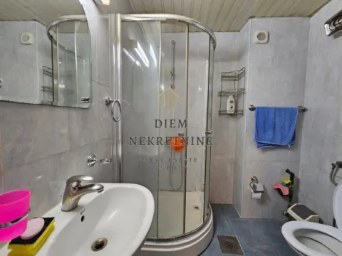 Izdavanje, garsonjera, 35m², Centar, Bar - image 7