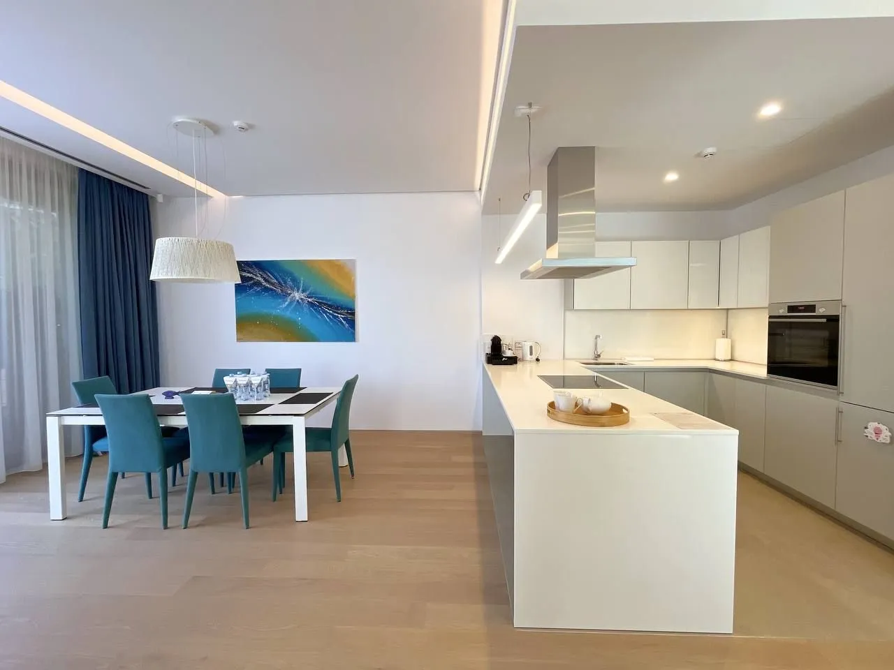 Sale, three bedroom apartment, 200m², Dukley Gardens, Budva