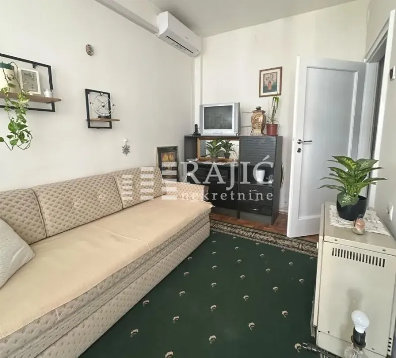 Rent, two bedroom apartment, 44m², Zemun Centar, Zemun Sve Podlokacije