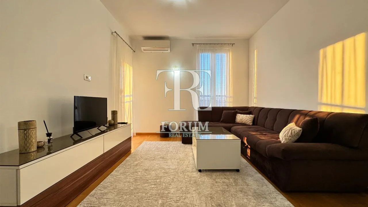 Izdavanje, jednosoban stan, 50m², Stari Aerodrom, Podgorica