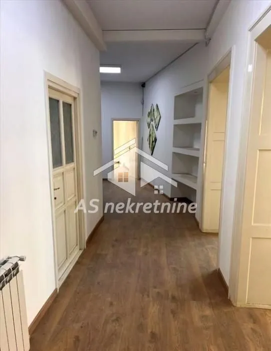Rent, four bedroom apartment, 107m², Stari Grad, Beograd