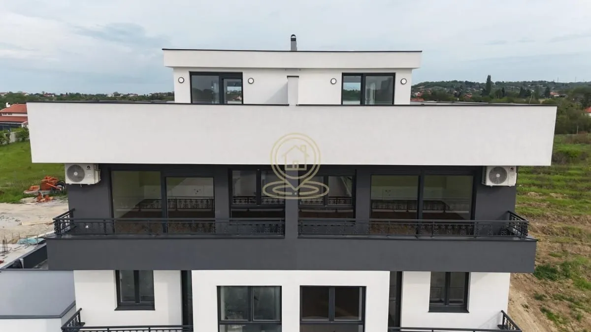 Prodaja, četvorosoban stan, 225m², Sremska Kamenica, Petrovaradin