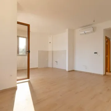 Sale, two bedroom apartment, 73m², Centar, Budva - image 7