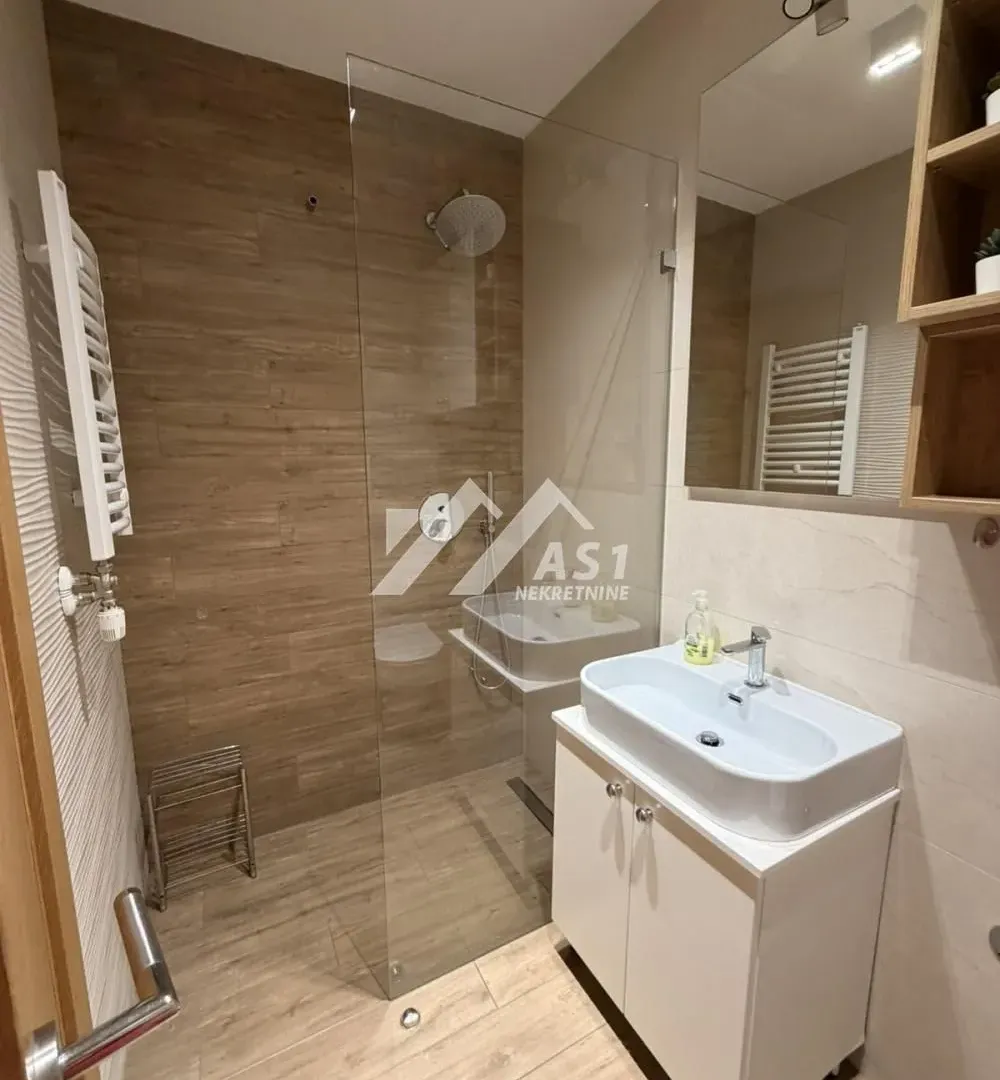 Izdavanje, jednosoban stan, 41m², Socijalno, Novi Sad Sve Podlokacije
