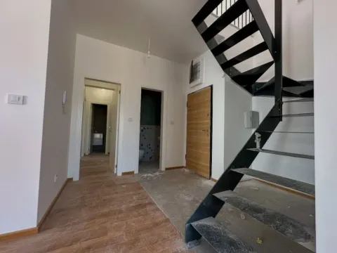 Sale, four bedroom apartment, 110m², Podgorica, Crna Gora - image 4