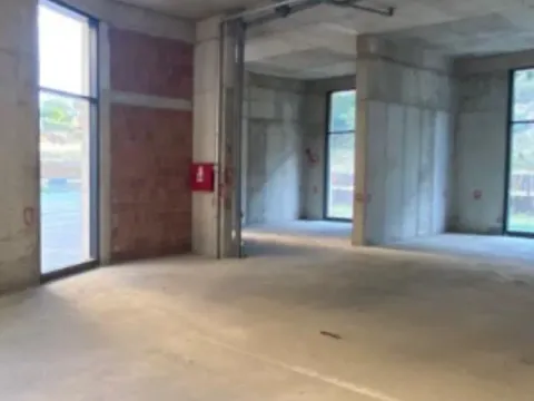 Izdavanje, poslovni prostor, 126m², Stara Varoš, Podgorica - image 2