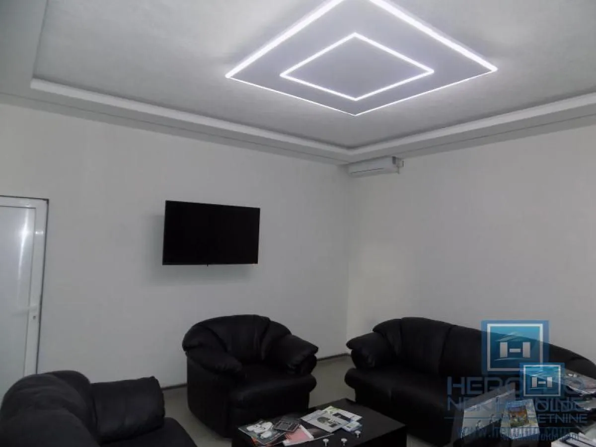 Sale, office space, 702m², Pojate, Ćićevac
