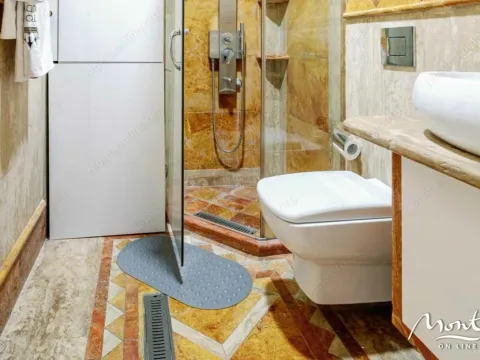 Sale, three bedroom apartment, 200m², Budva, Crna Gora - image 10