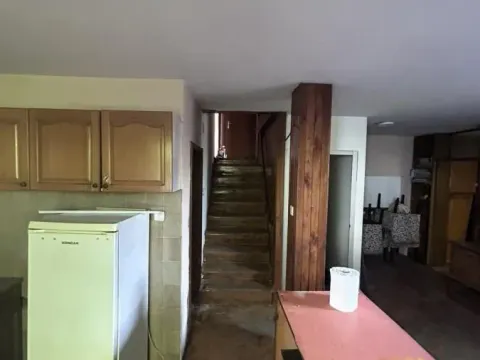 Rent, house, 200m², Medaković Sve Podlokacije, Beograd - image 9