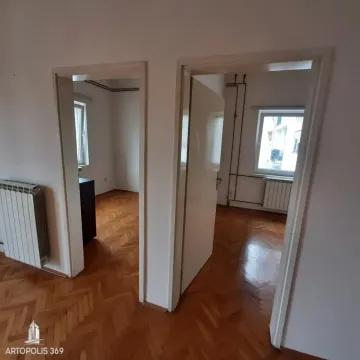 Izdavanje, trosoban stan, 70m², Savski Venac, Beograd - image 5