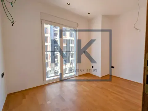 Prodaja, trosoban stan, 112m², Stari Aerodrom, Podgorica - image 12