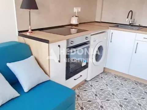 Rent, two bedroom apartment, 35m², Stari Grad, Beograd - image 2