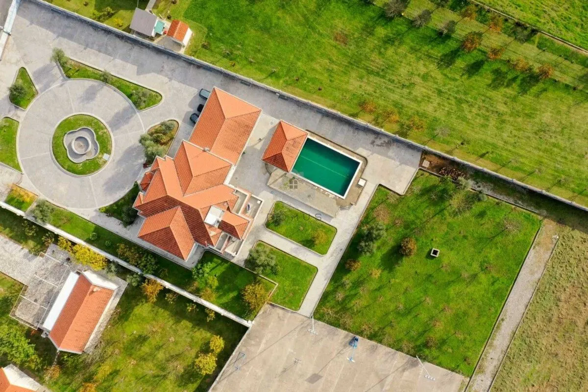 Prodaja, kuća, 560m², Danilovgrad, Crna Gora