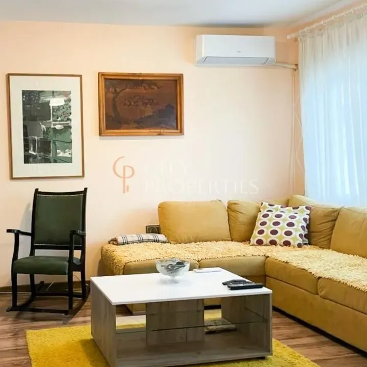 Izdavanje, stan, 60m², Cetinje, Crna Gora