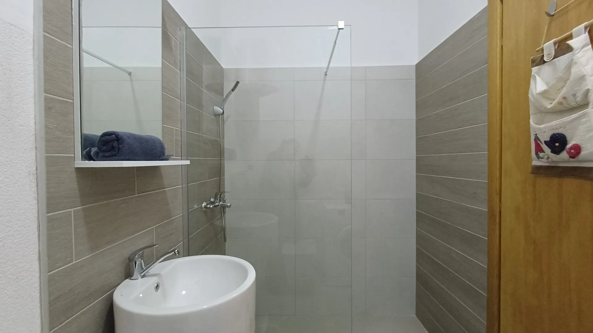 Izdavanje, jednosoban stan, 45m², Lepetani, Tivat