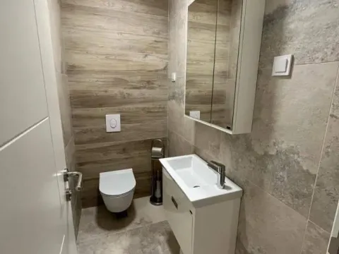 Izdavanje, dvosoban stan, 70m², Tivat, Crna Gora - image 4