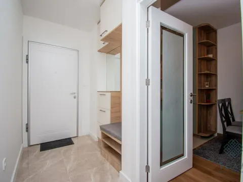 Izdavanje, jednosoban stan, 50m², Tološka šuma, Podgorica - image 7