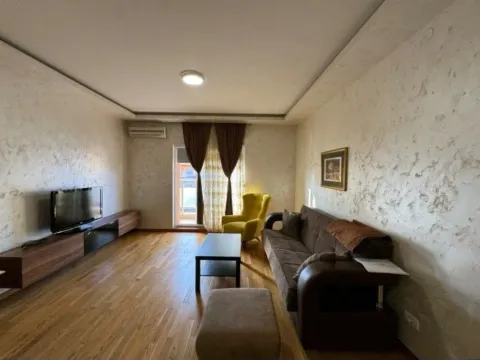 Izdavanje, jednosoban stan, 48m², City Kvart, Podgorica - image 12