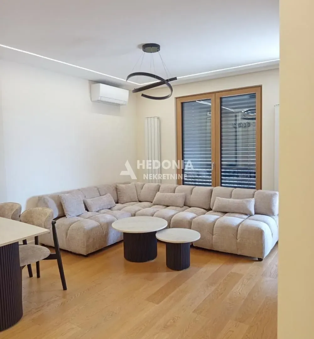 Sale, two bedroom apartment, 58m², Kalenić Pijaca, Vračar Sve Podlokacije