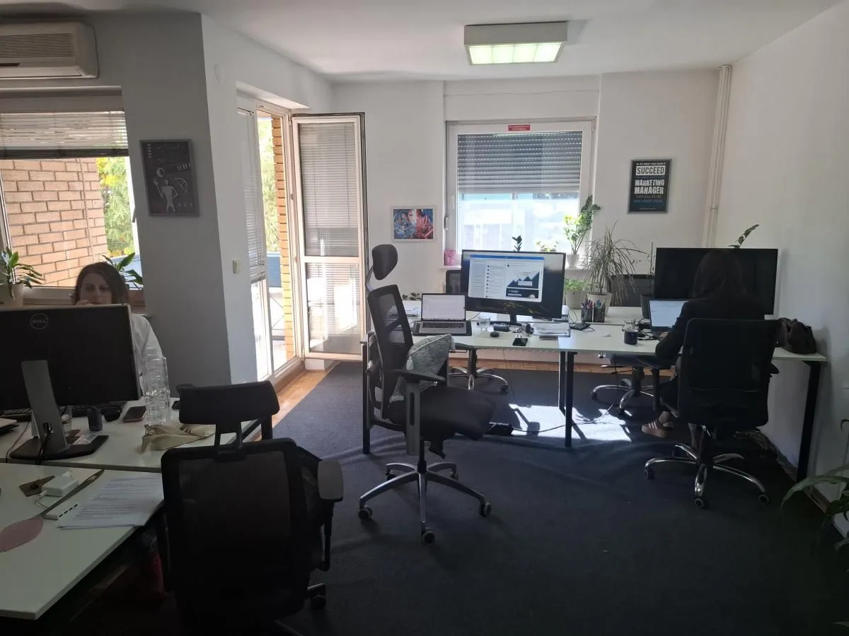 Izdavanje, dvosoban stan, 70m², Bulevar Oslobodjenja, Novi Sad Sve Podlokacije