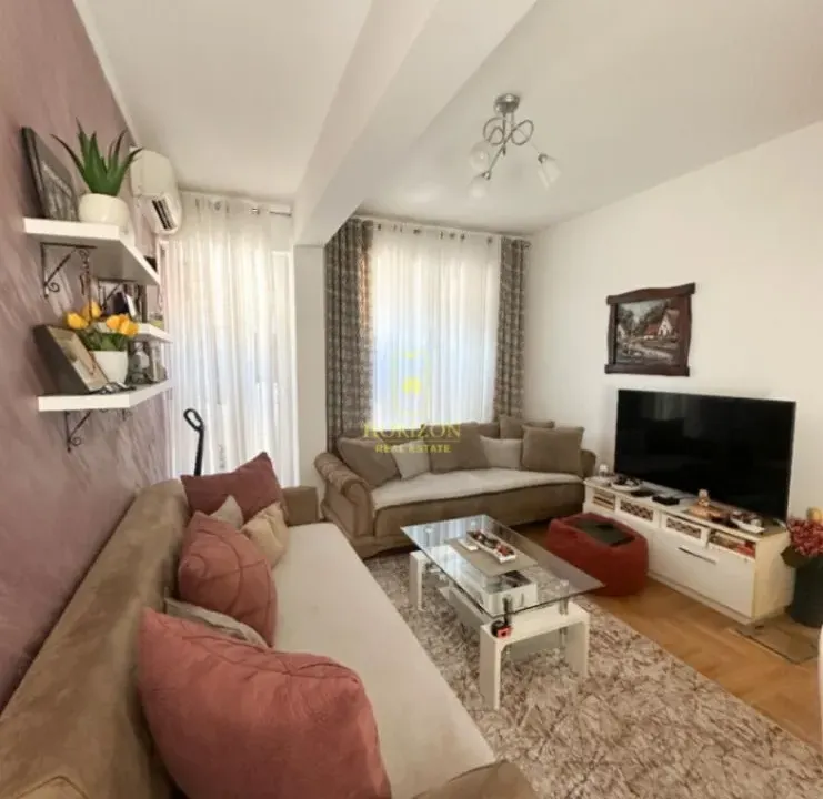 Prodaja, dvosoban stan, 72m², Momišići, Podgorica