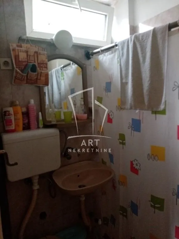 Prodaja, kuća, 91m², Zemun Kalvarija, Zemun Sve Podlokacije